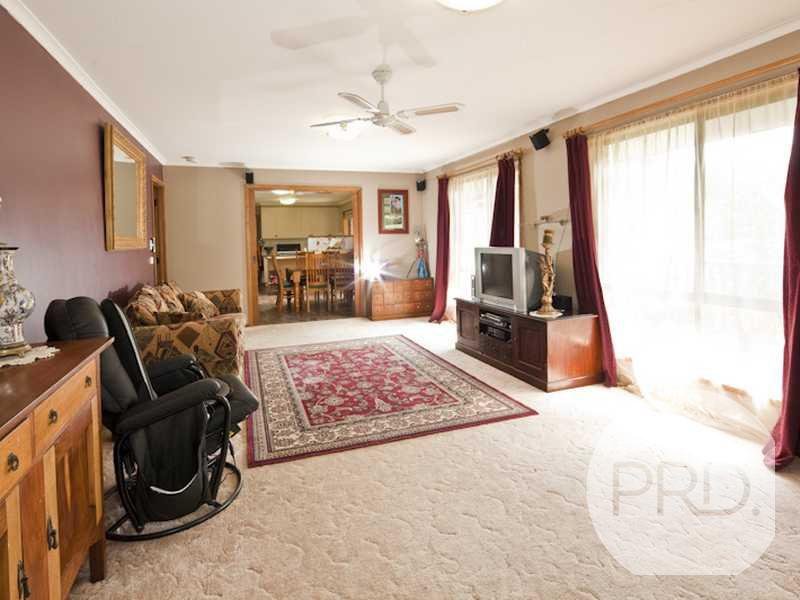 27 Ryan Street BROWN HILL 3