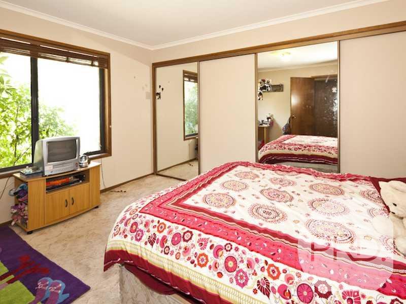 27 Ryan Street BROWN HILL 7