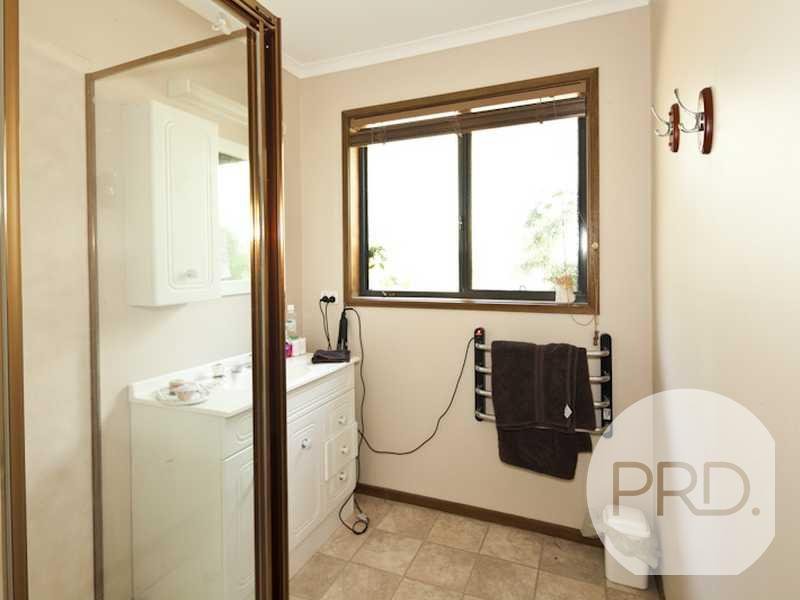 27 Ryan Street BROWN HILL 8