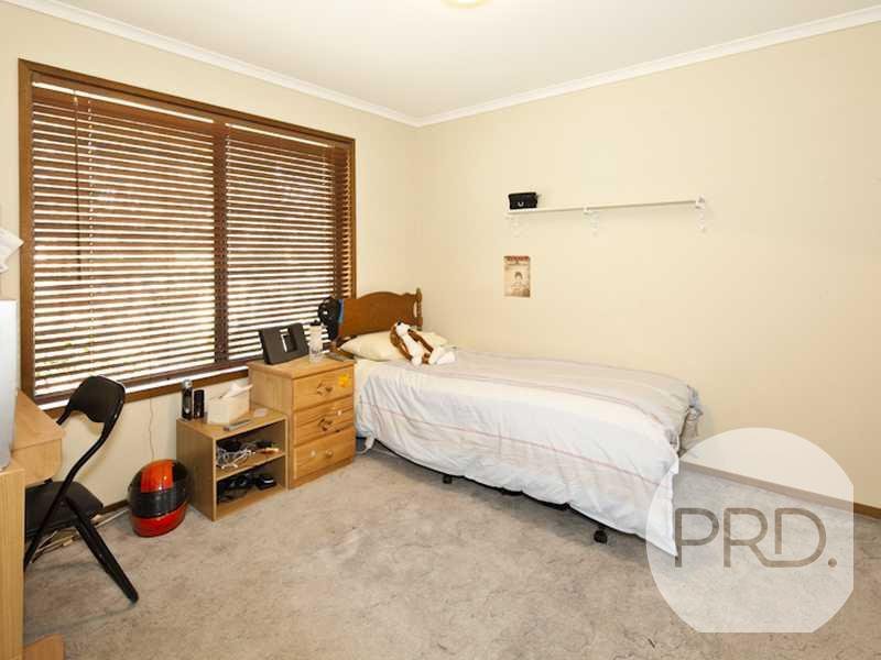 27 Ryan Street BROWN HILL 9