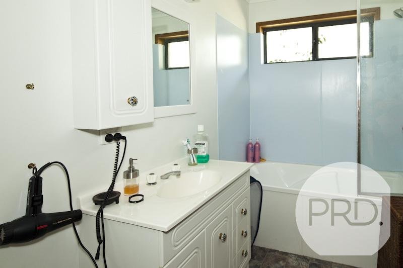 27 Ryan Street BROWN HILL 11