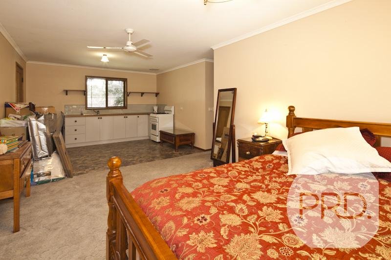 27 Ryan Street BROWN HILL 13