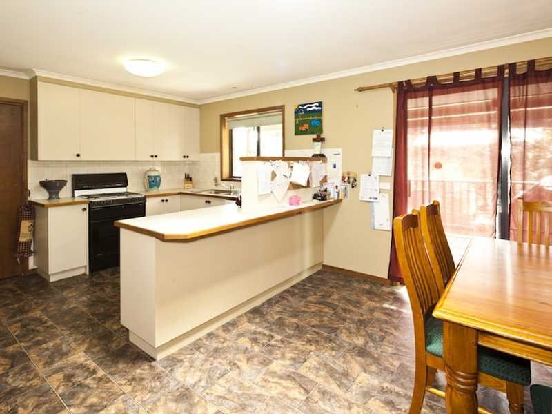 27 Ryan Street BROWN HILL 3