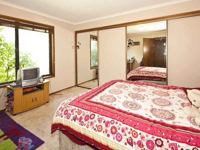 27 Ryan Street BROWN HILL 7