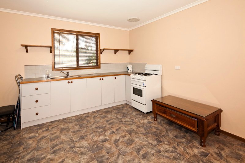 27 Ryan Street BROWN HILL 14