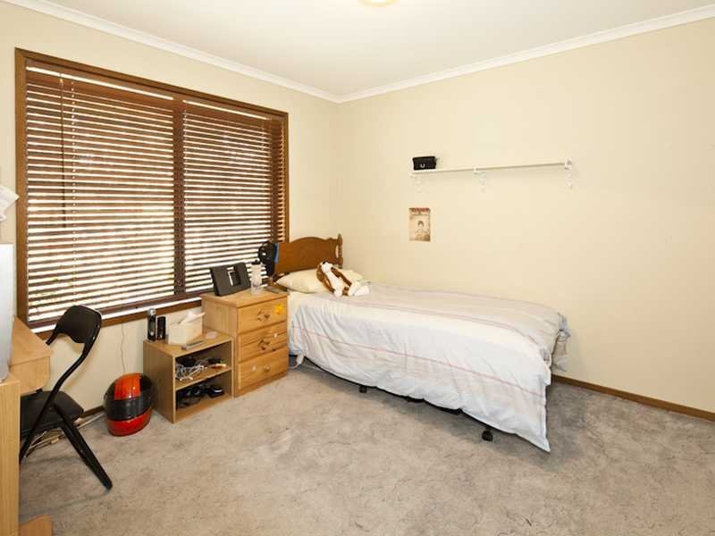 27 Ryan Street BROWN HILL 8