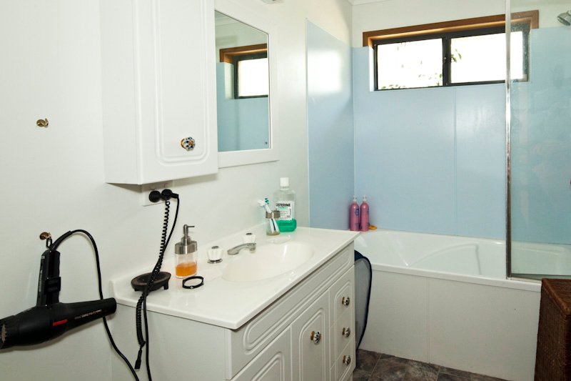 27 Ryan Street BROWN HILL 12