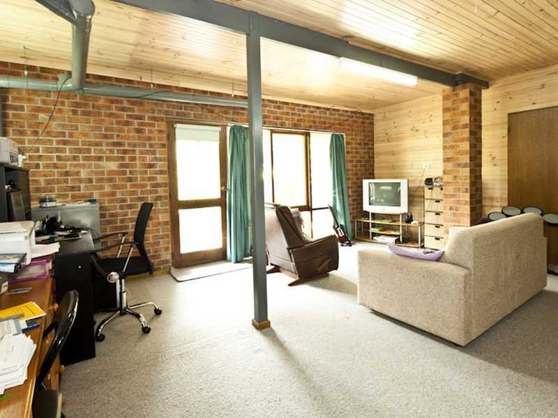 27 Ryan Street BROWN HILL 13