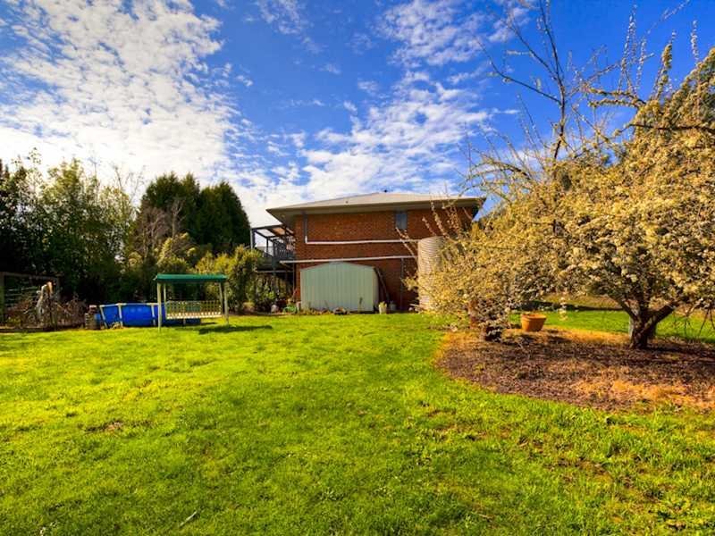 27 Ryan Street BROWN HILL 19