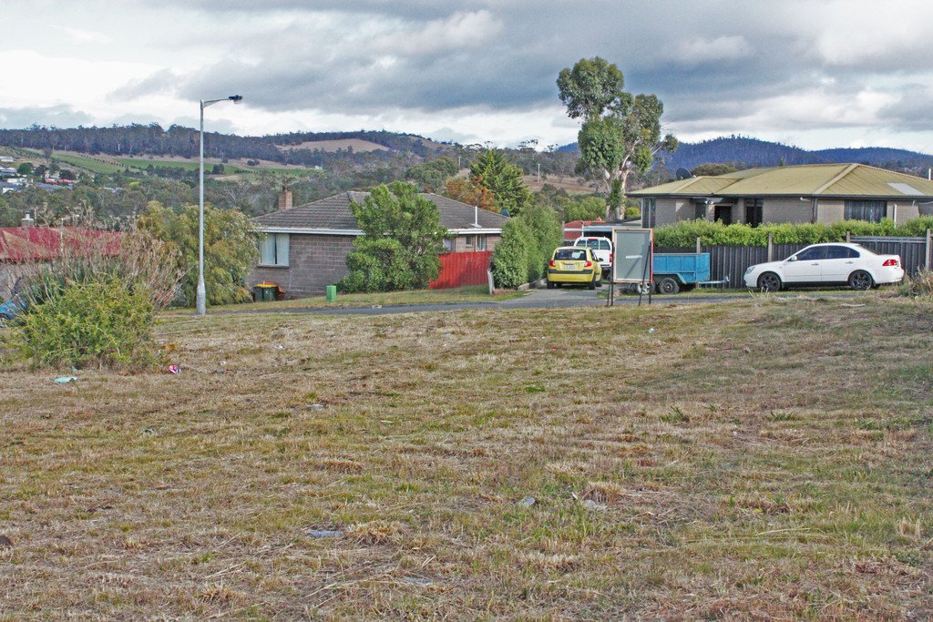 27 Saladin Circle CLARENDON VALE 3