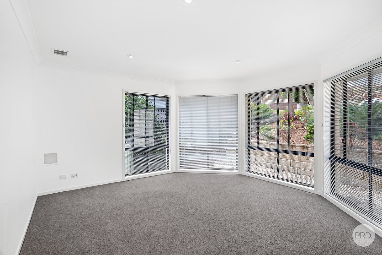 27 Scott Circuit SALAMANDER BAY 12