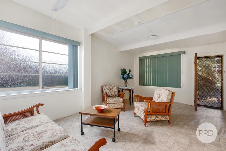 27 Seaforth Avenue OATLEY 4