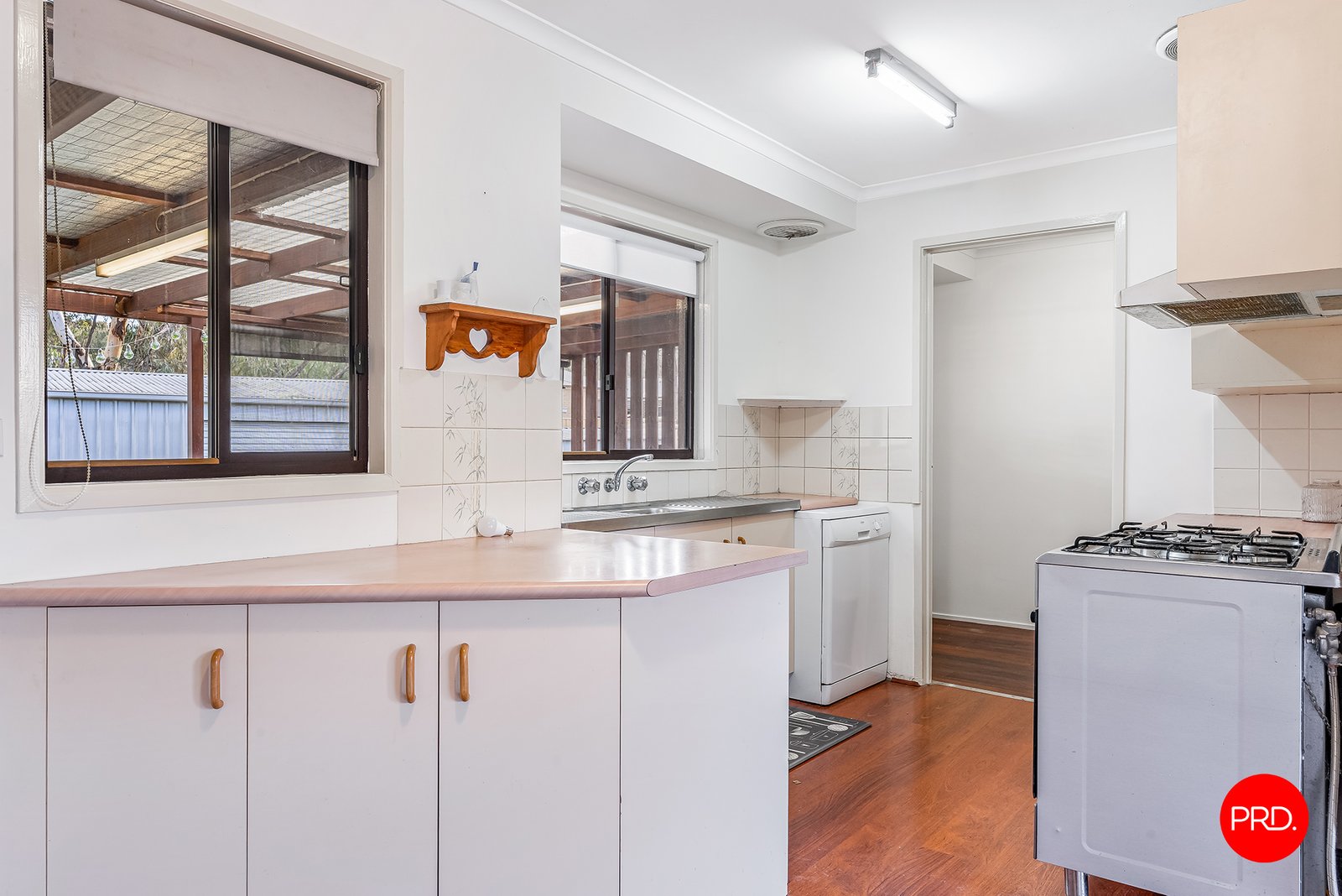 27 Specimen Hill Road GOLDEN SQUARE 4