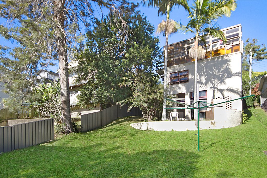 27 Stapylton St  COOLANGATTA 10