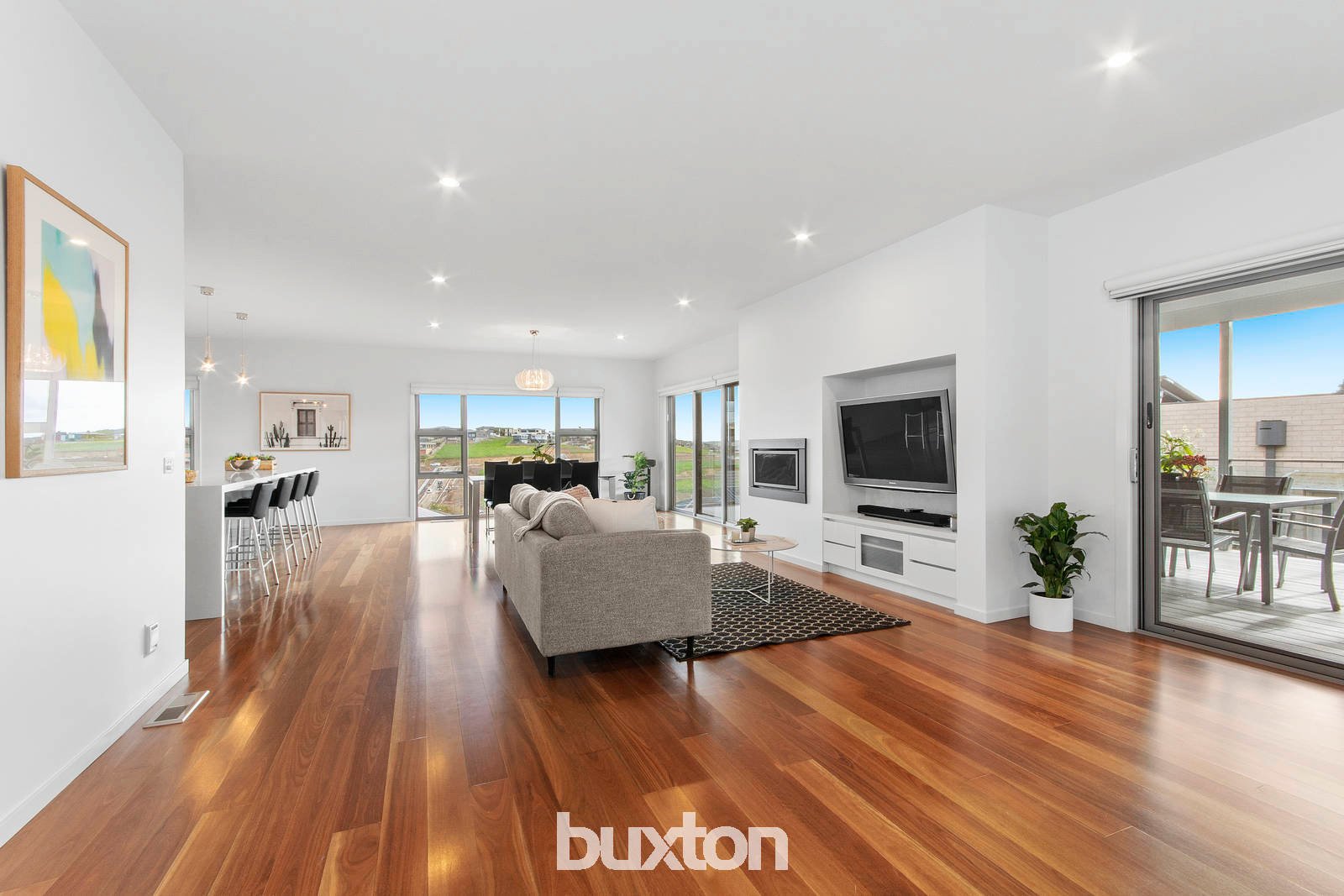 Gallery: 27 Stoneleigh Crescent