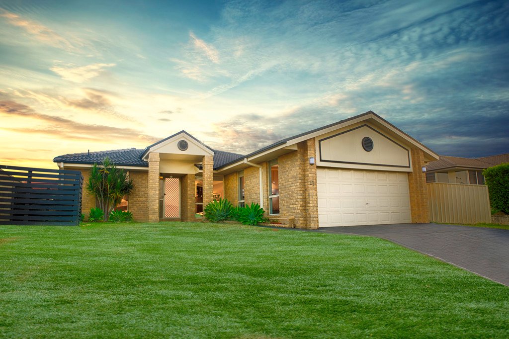 27 Strutt Crescent METFORD 1