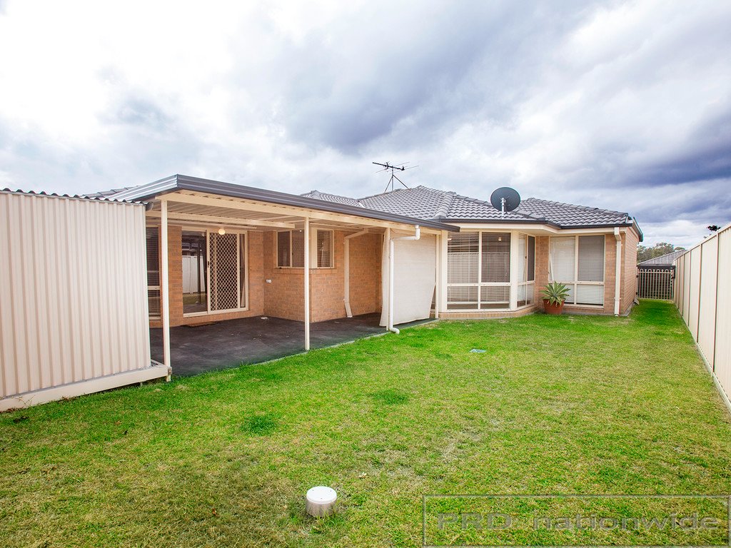 27 Strutt Crescent METFORD 3