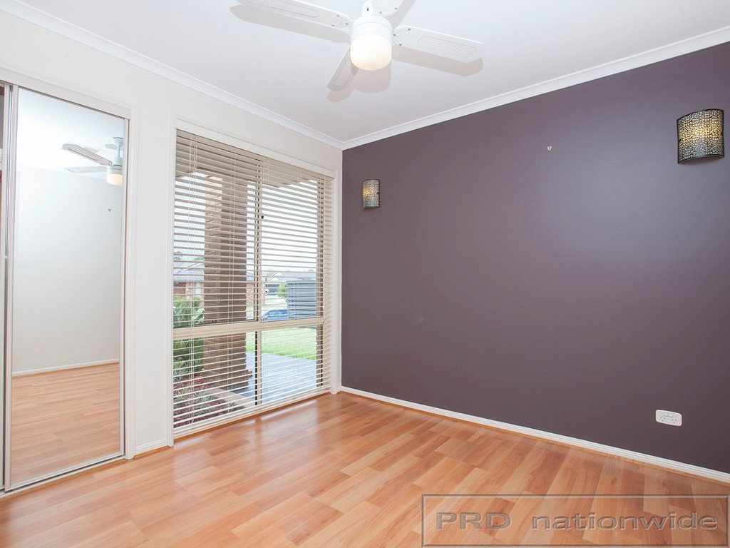 27 Strutt Crescent METFORD 10