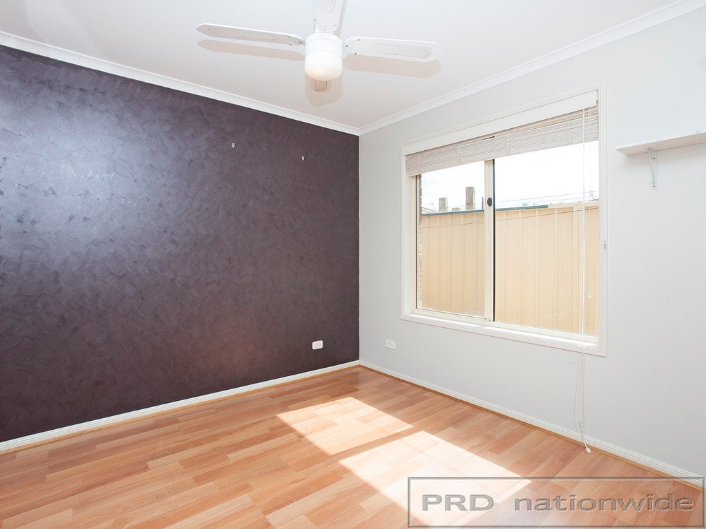 27 Strutt Crescent METFORD 11
