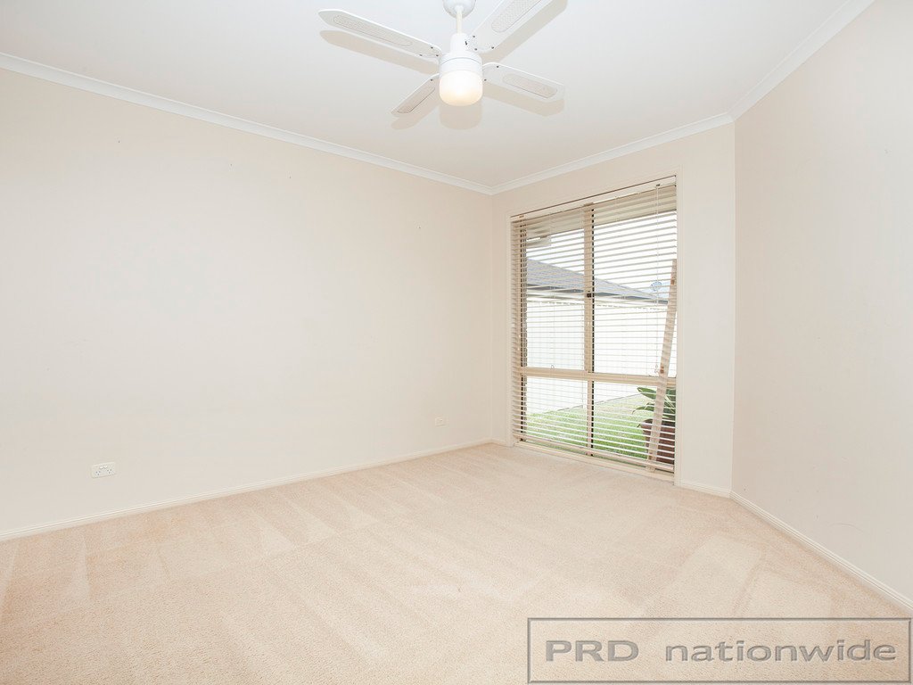 27 Strutt Crescent METFORD 13