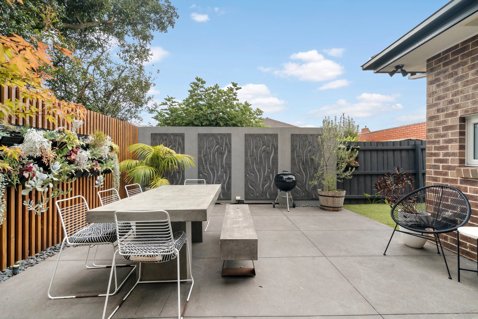 Gallery: 2/7 Sumersett Avenue