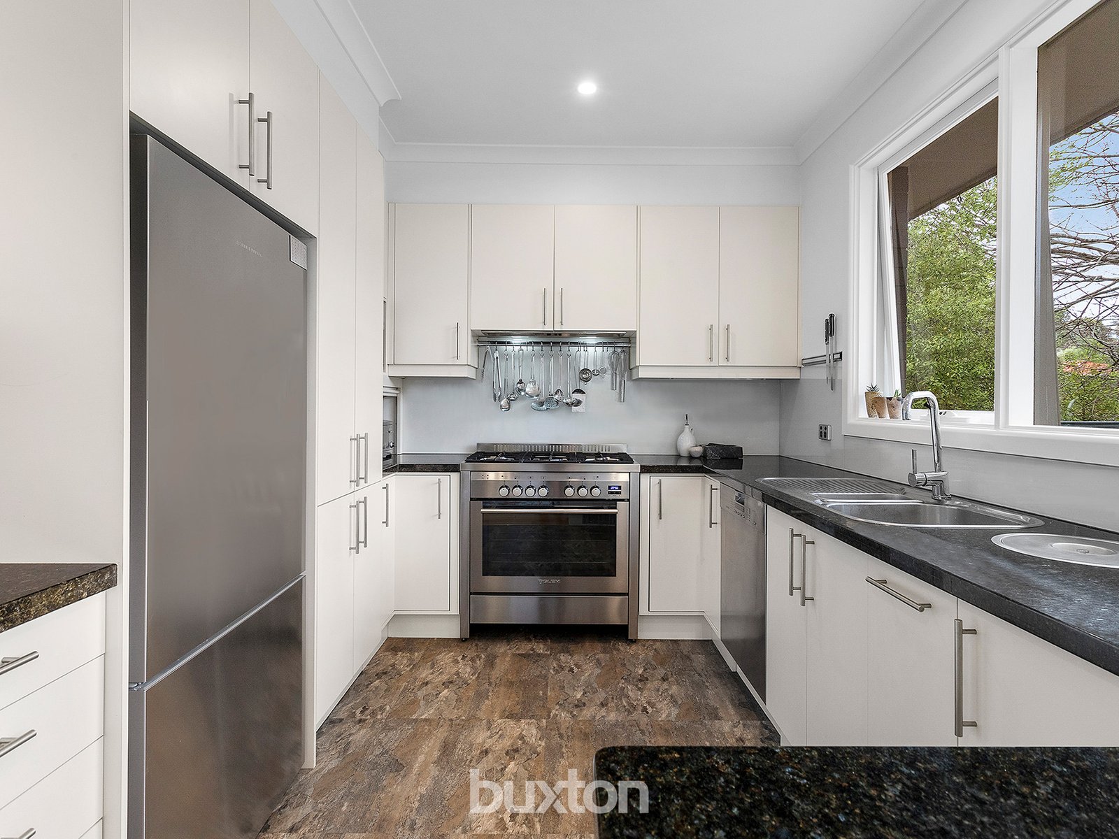 Gallery: 27 Swayfield Road