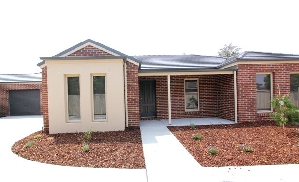 2/7 Symons Street WENDOUREE 11