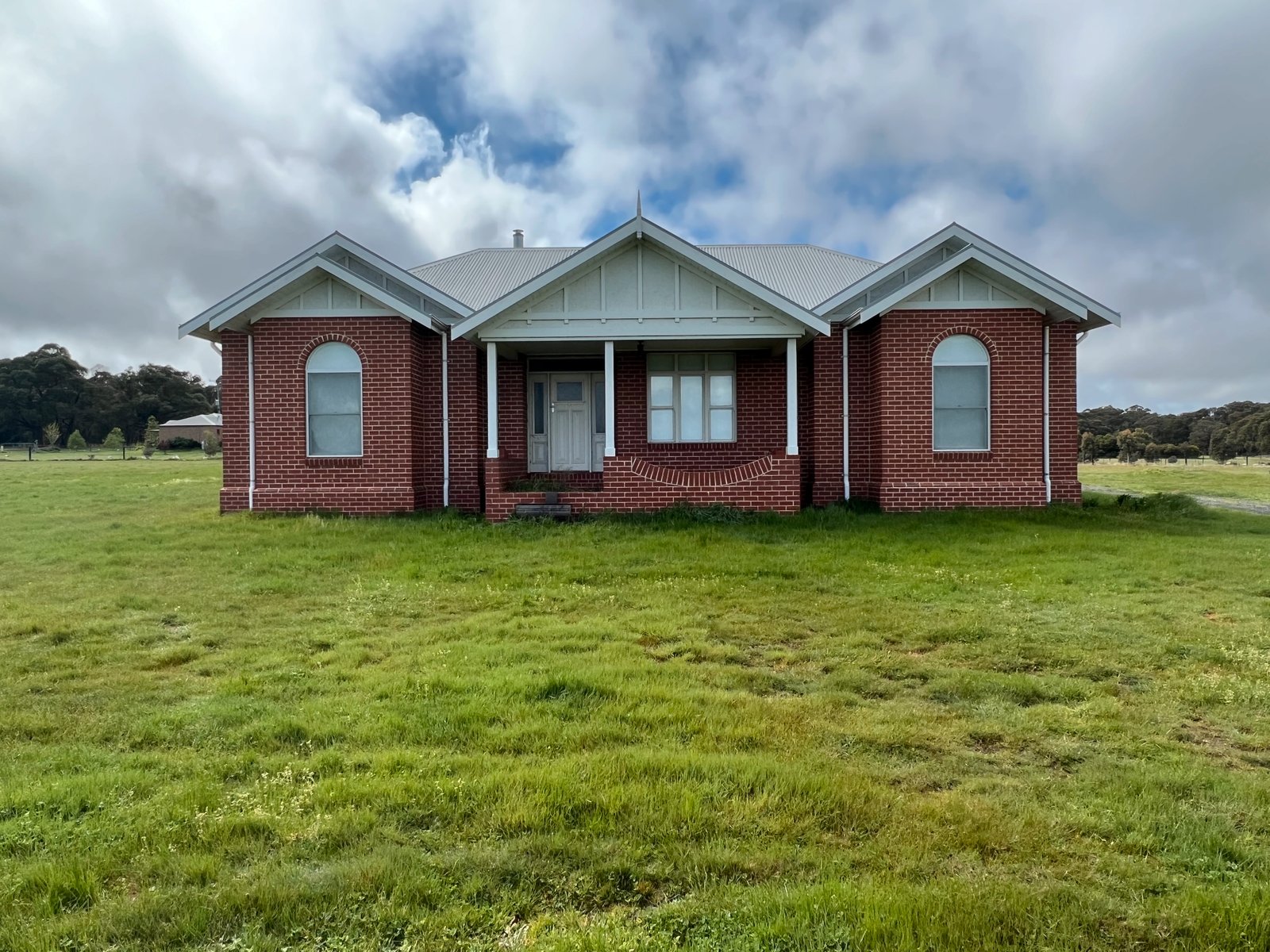 27 Taemore Close HADDON 1