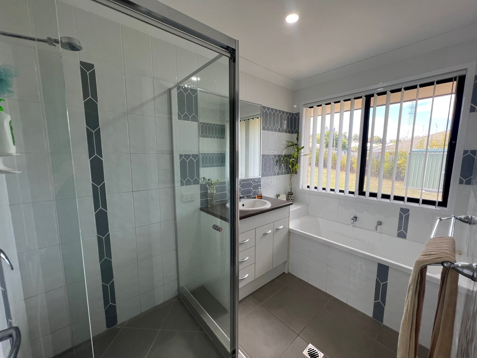 27 Tarrawonga Drive CALLIOPE 12