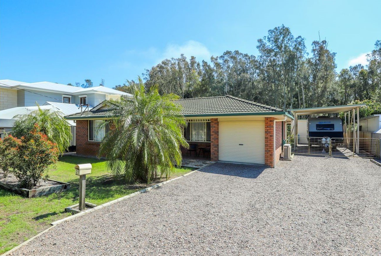 27 Taylor Road TAYLORS BEACH 1