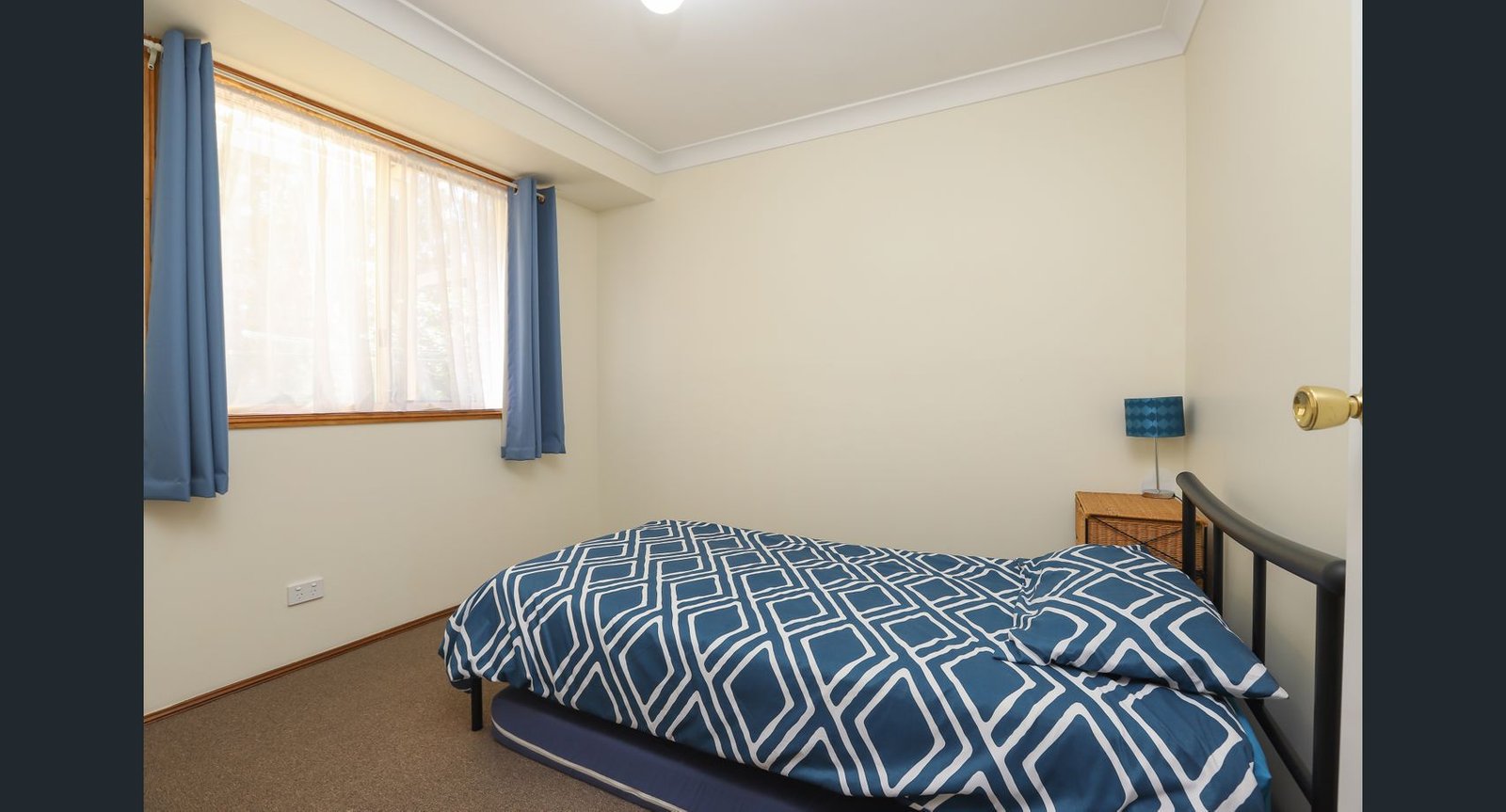 27 Taylor Road TAYLORS BEACH 11