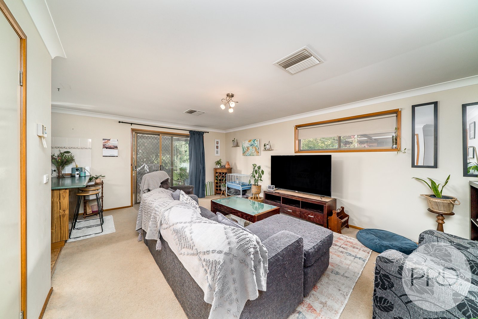 27 Telopea Crescent LAKE ALBERT 2