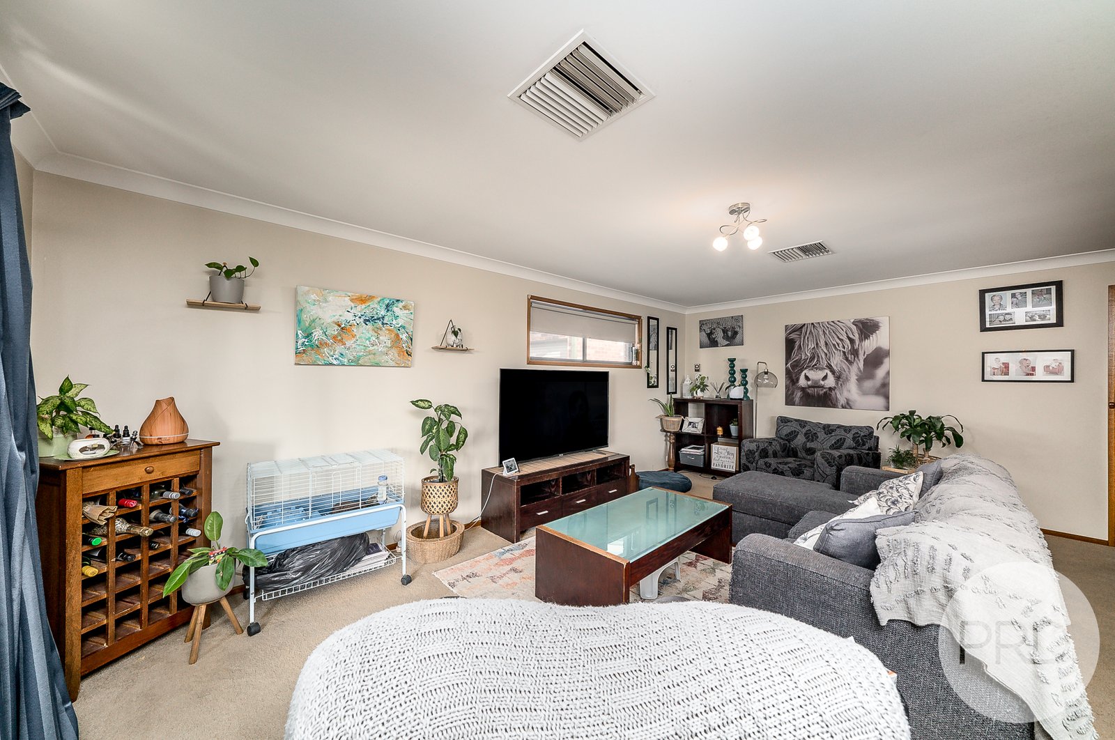 27 Telopea Crescent LAKE ALBERT 4