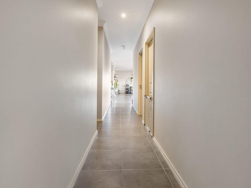 27 Tharnda Road BAYNTON 8