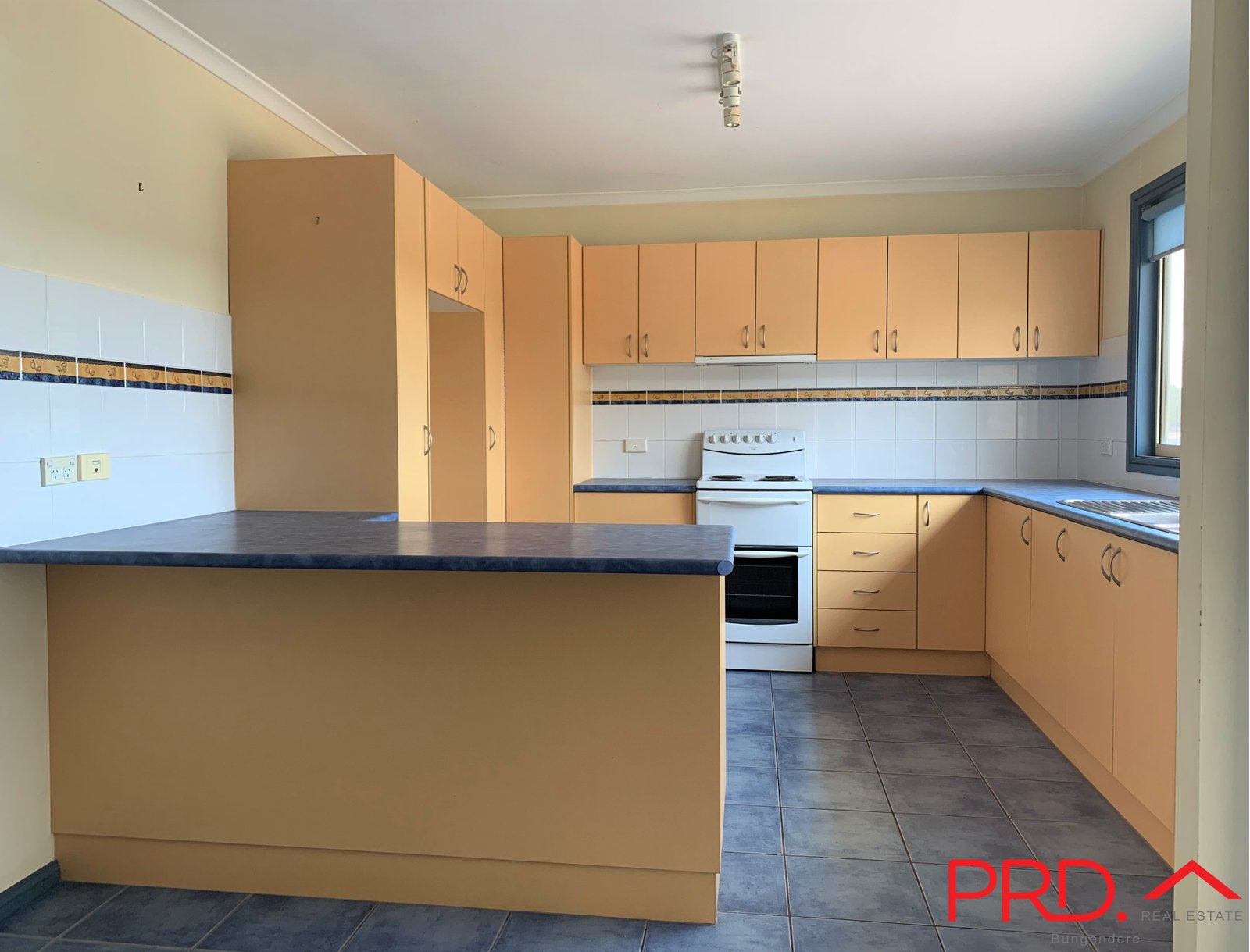 27 The Glen Road MANAR 2