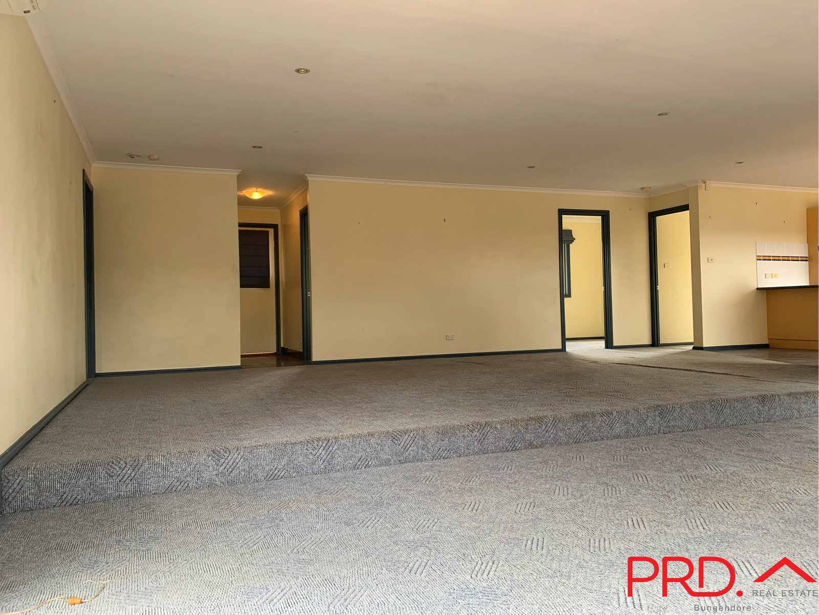 27 The Glen Road MANAR 3