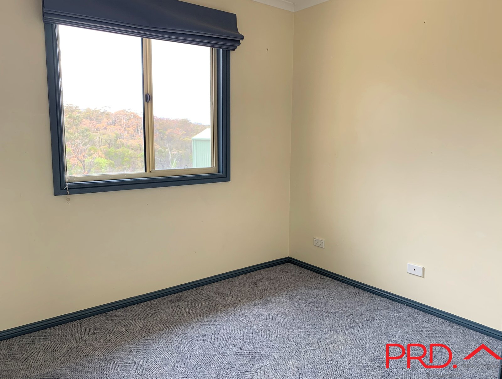 27 The Glen Road MANAR 8