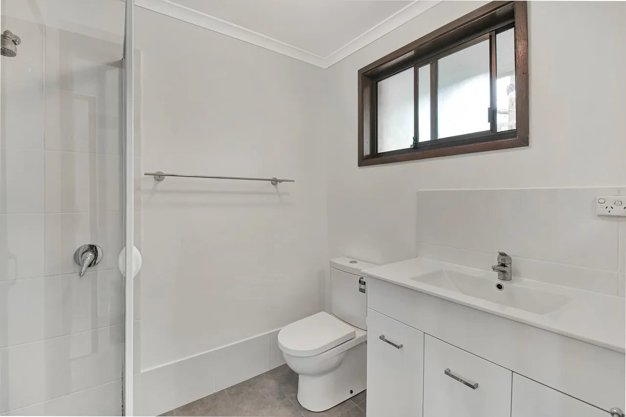2/7 Tomkins Place SOUTHPORT 5