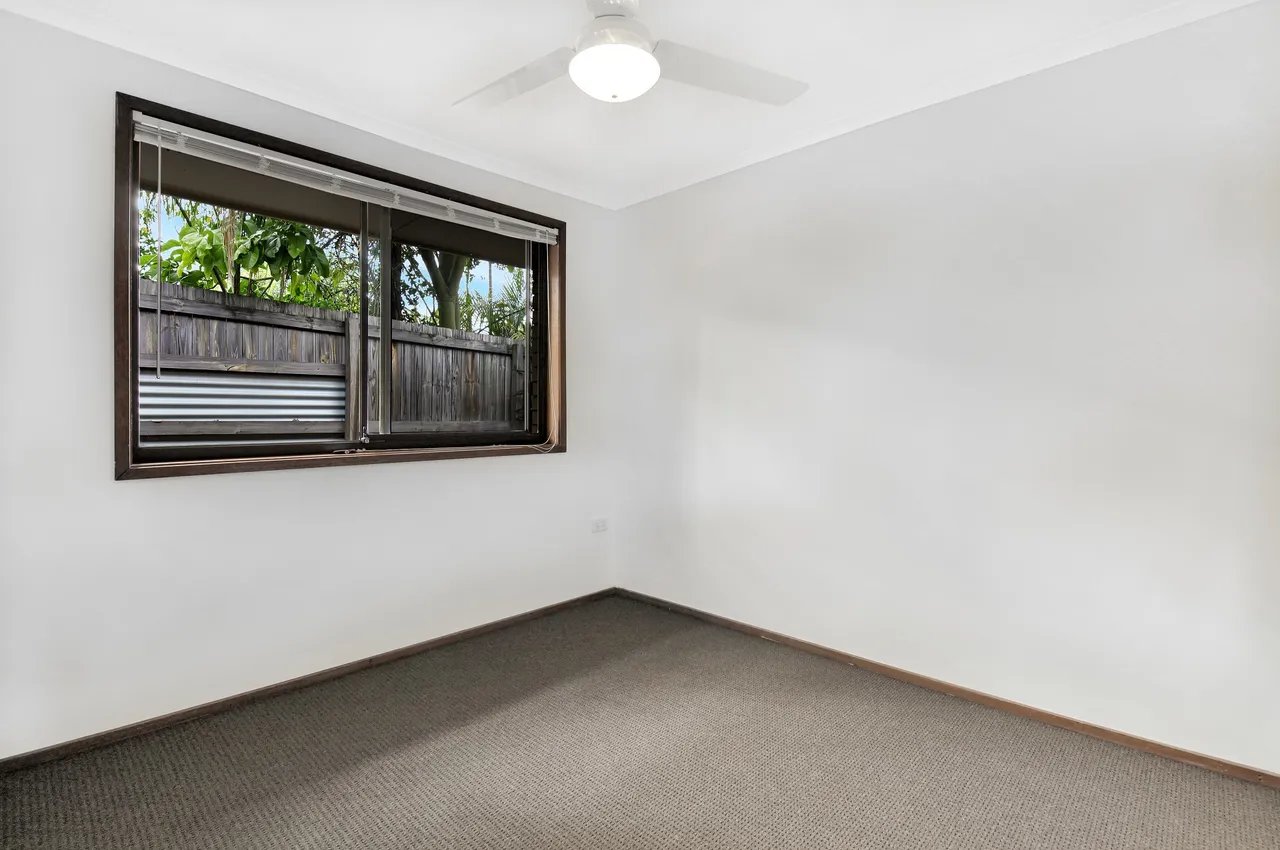 2/7 Tomkins Place SOUTHPORT 6