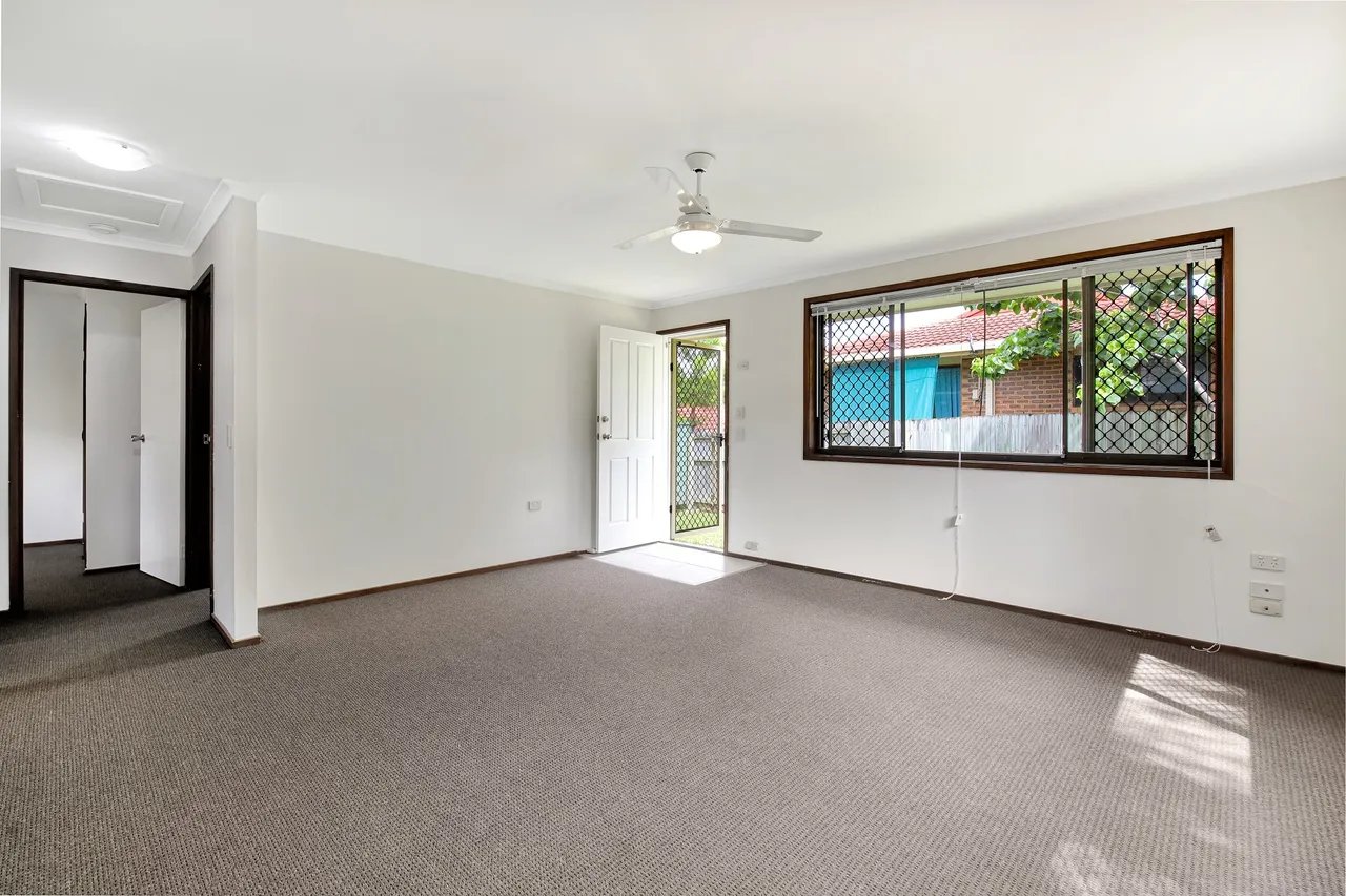 2/7 Tomkins Place SOUTHPORT 7