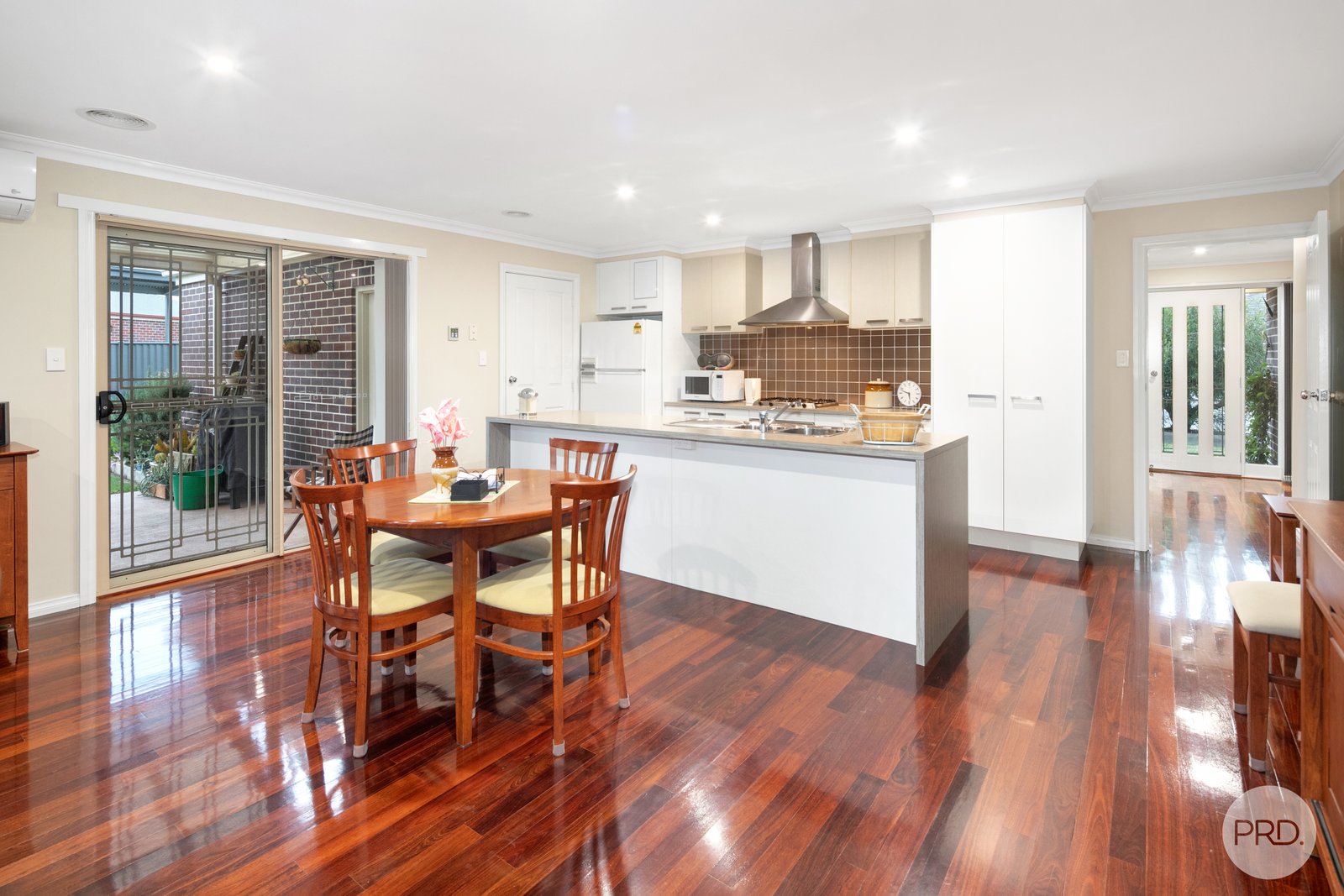 27 Tudor Avenue DELACOMBE 4