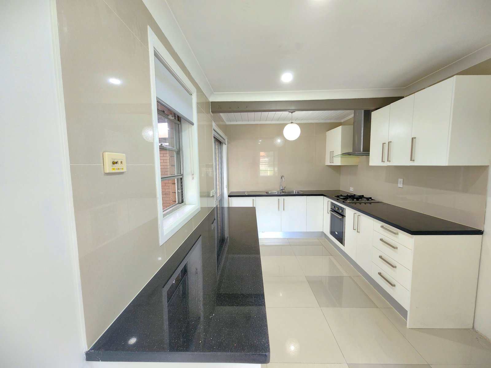 27 Tully Ave  LIVERPOOL 1