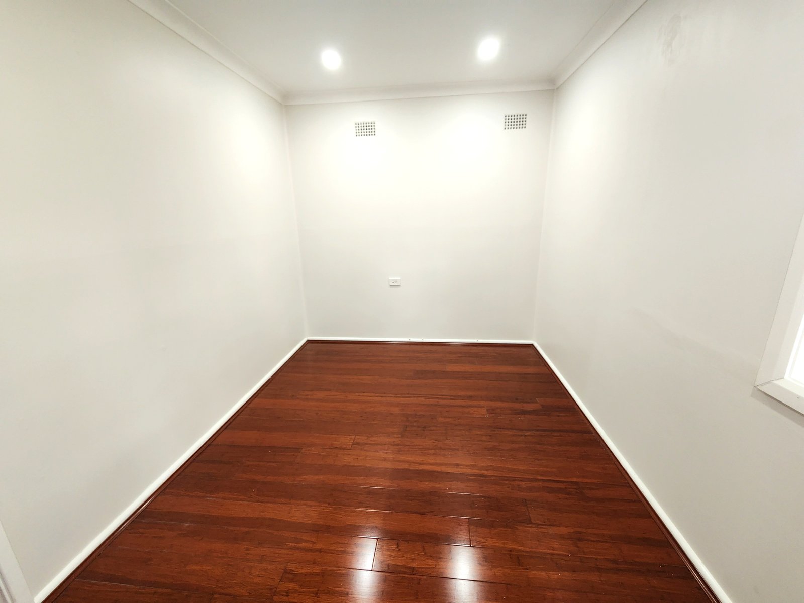 27 Tully Ave  LIVERPOOL 7