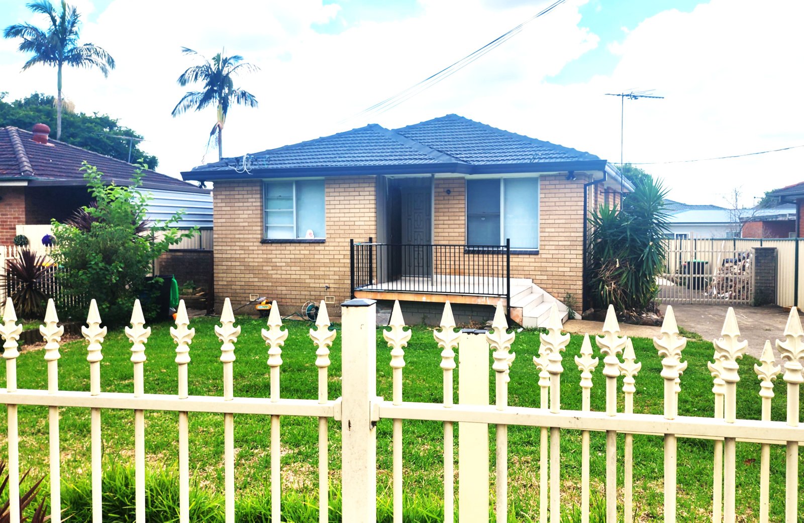 27 Tully Ave  LIVERPOOL 8