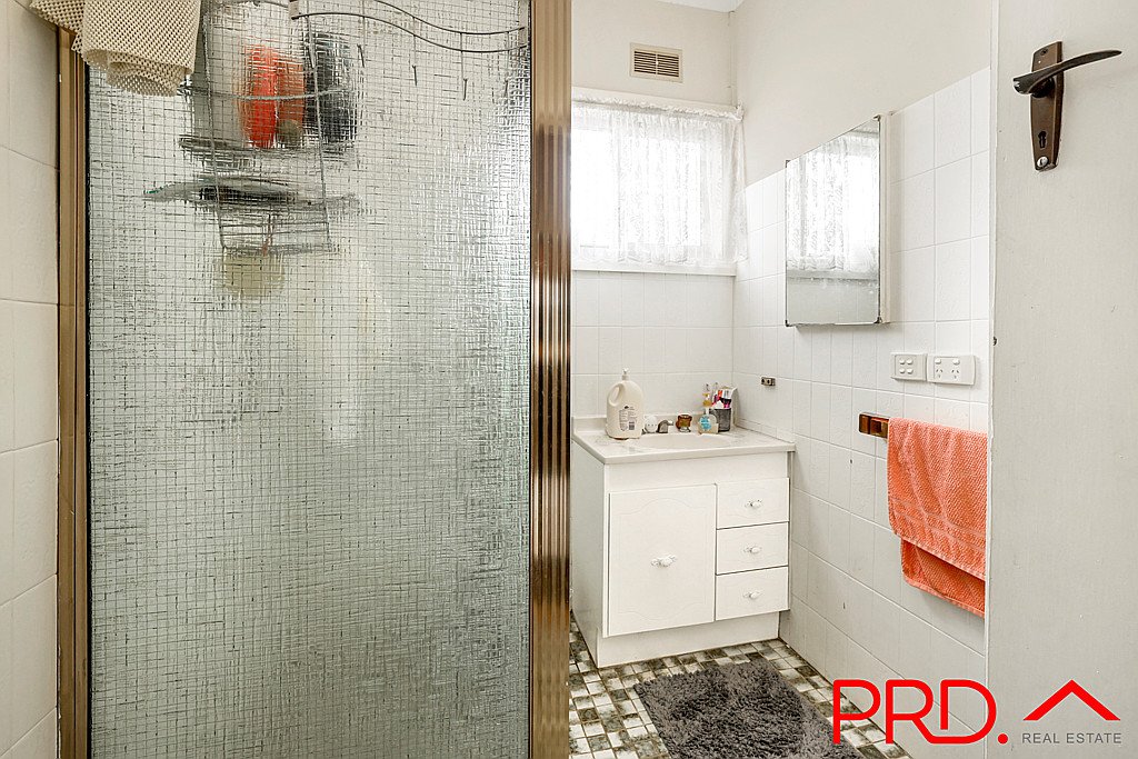 27 Vera Street TAMWORTH 7