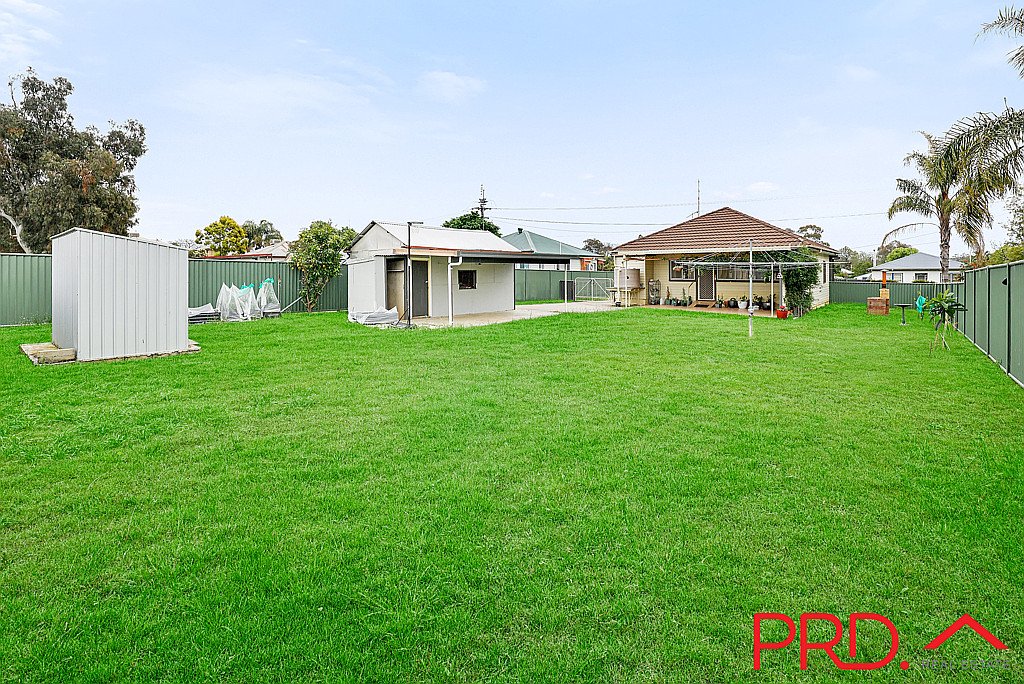 27 Vera Street TAMWORTH 9