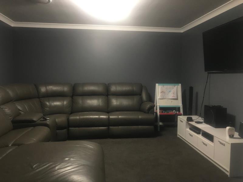 27 Verdelho Drive TAMWORTH 4