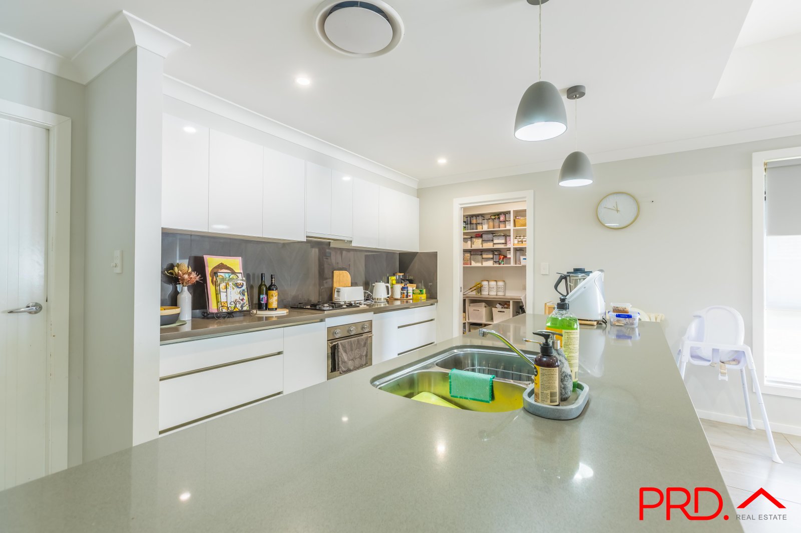 27 Verdelho Drive TAMWORTH 6