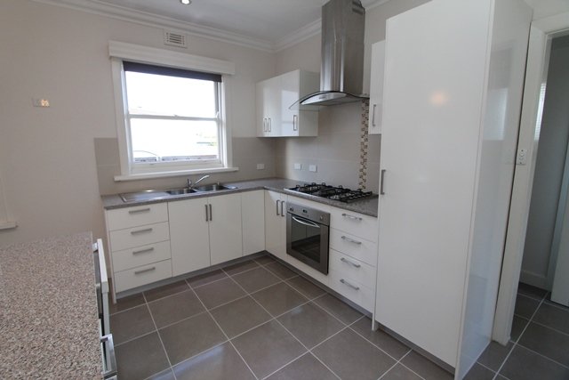 27 Verdon Street SEBASTOPOL 16