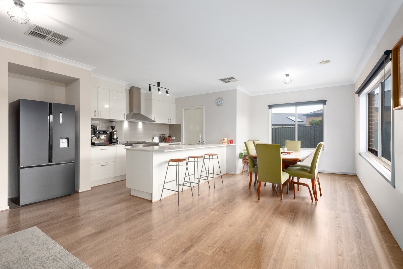 Gallery: 27 View Bella Road
